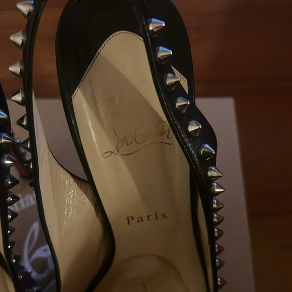 Christian Louboutin Heels with spikes, heel resold.size 41. Excellent co… - Picture 8 of 8